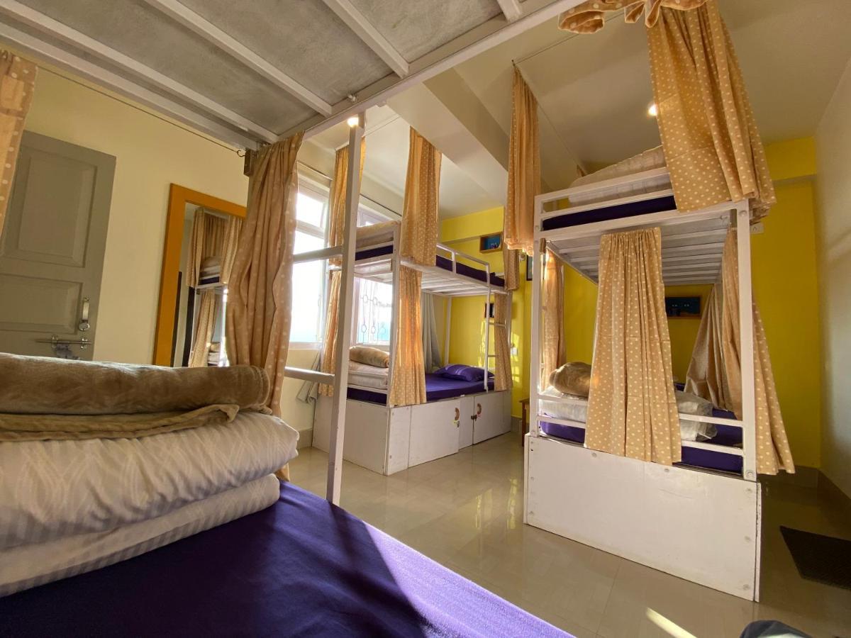 Ostello Tag Along Backpackers Gangtok Esterno foto