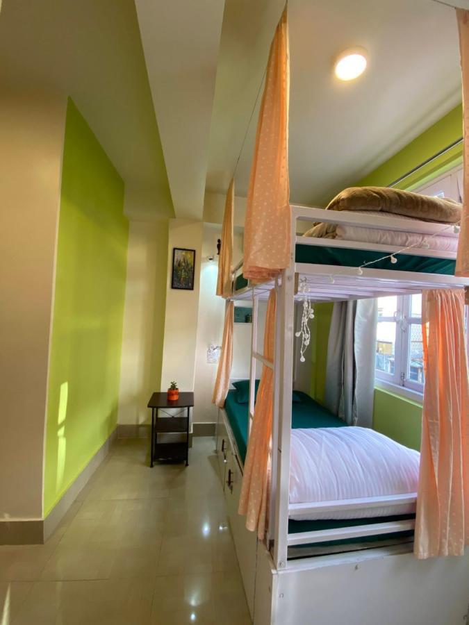 Ostello Tag Along Backpackers Gangtok Esterno foto